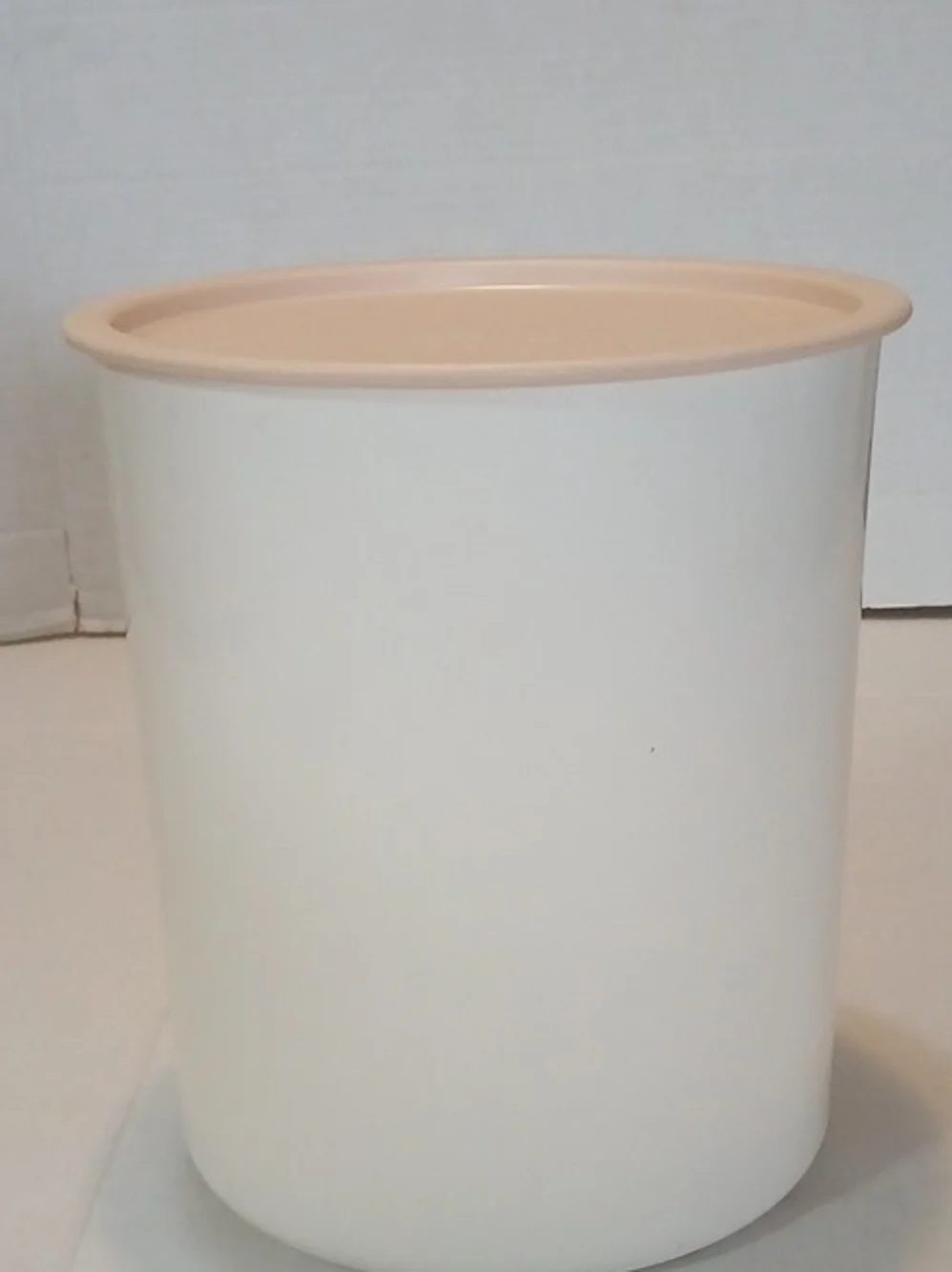 VTG Tupperware One 3pc-2QT Round Nesting Storage Canister Set Soft Pink/Ivory